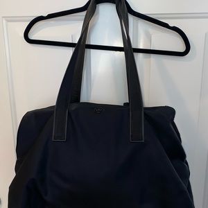Lululemon go getter dufffel bag